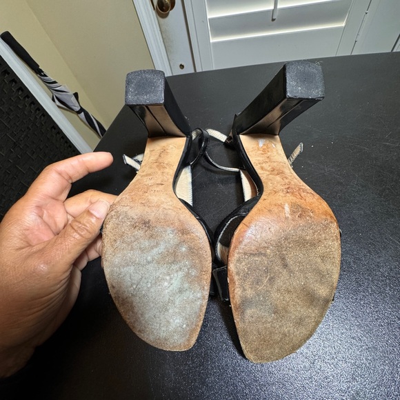 Kate Spade size 6 patent leather sandal - Picture 5 of 8